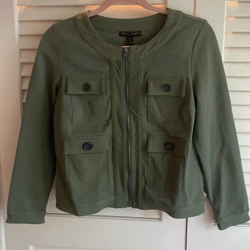 Green Jacket - Picture 1 of 5